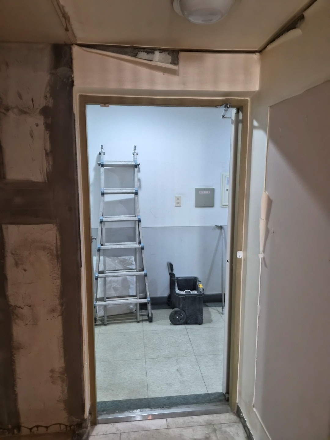서울특별시 종로구 오피스텔 인테리어 철거 현장 사진 5