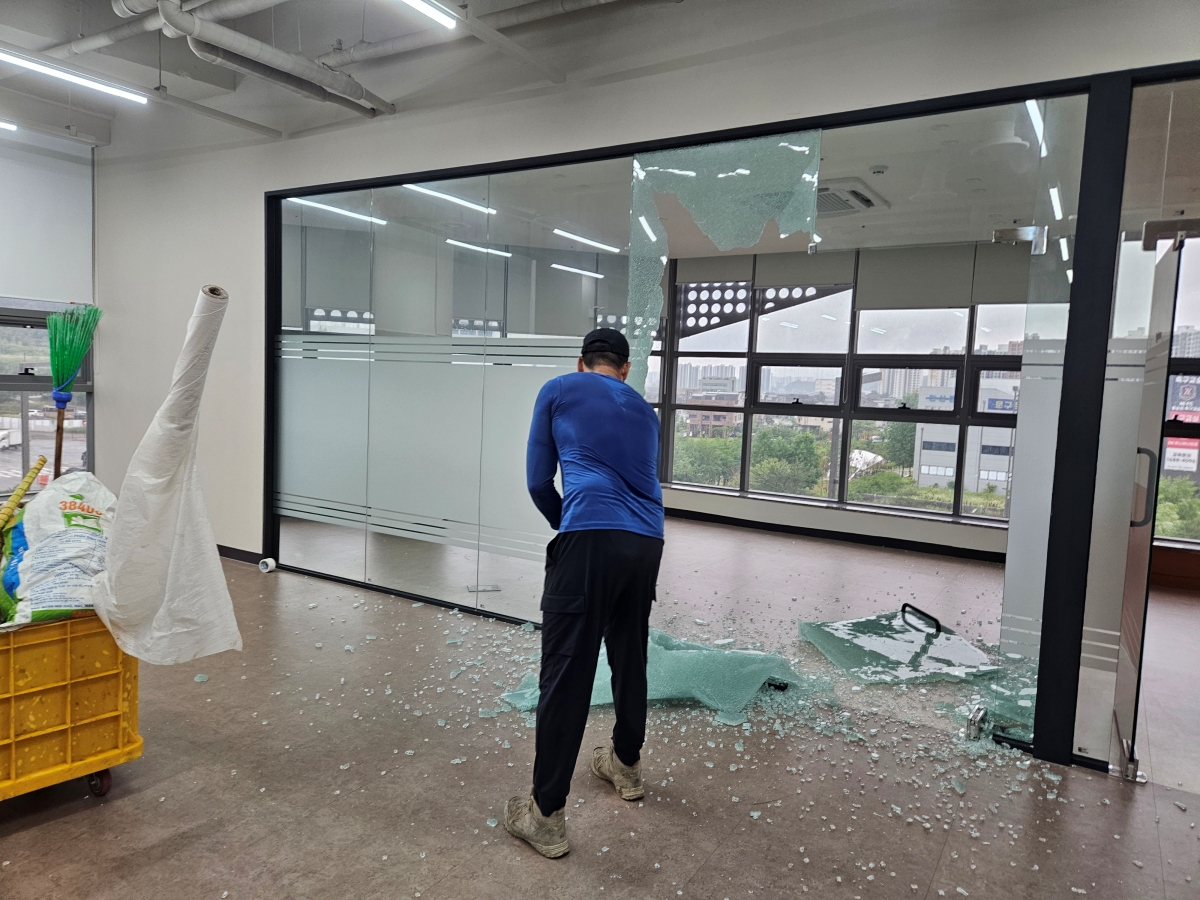 경기도 화성시 사무실 인테리어 철거 현장 사진 11