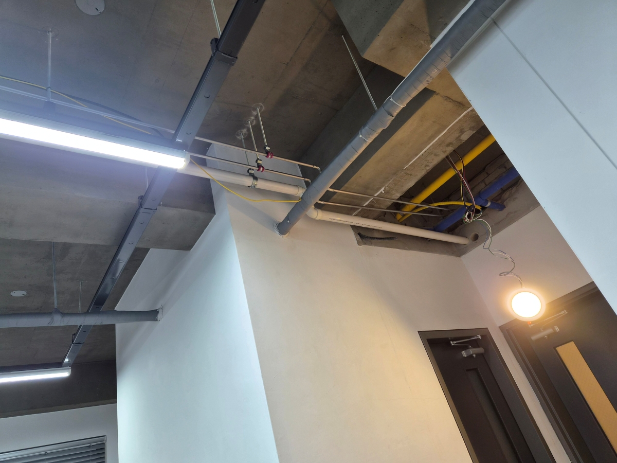 서울특별시 강남구 상가 노출 배관 철거 현장 사진 5