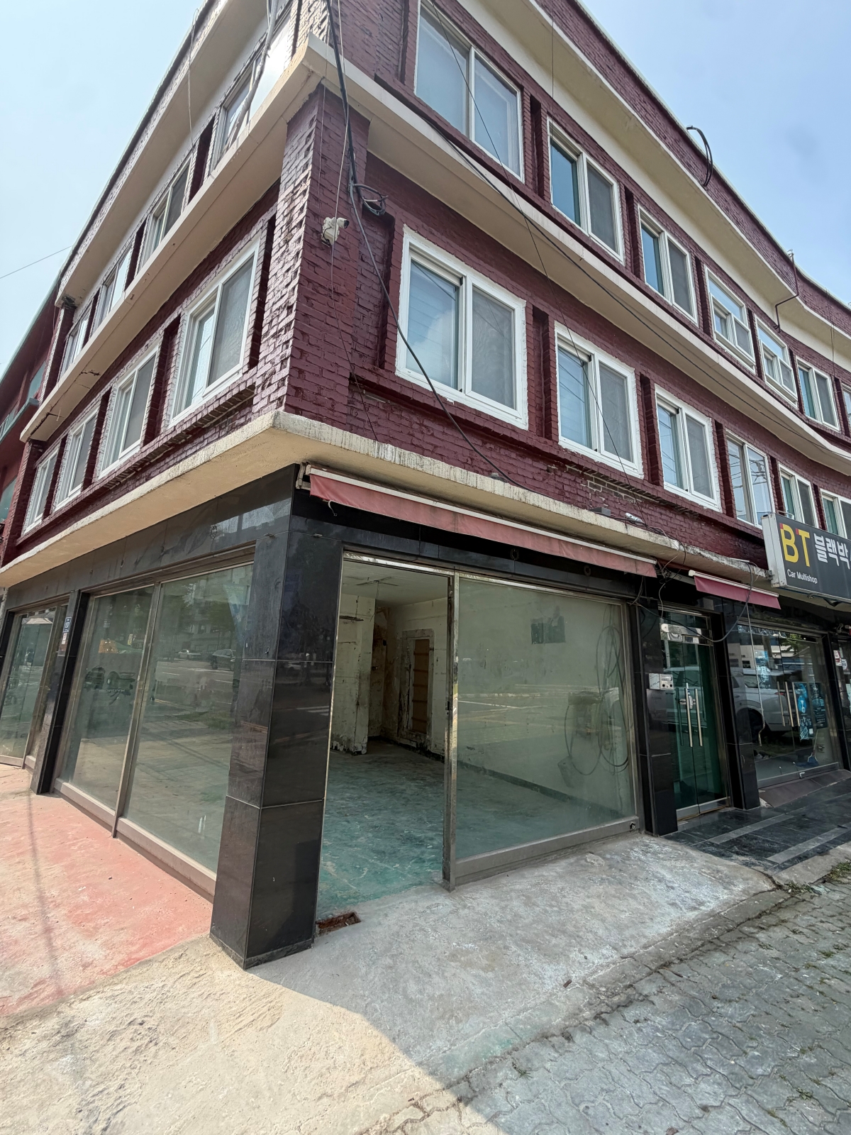인천광역시 미추홀구 치킨집(bhc) 원상복구 철거 현장 사진 9