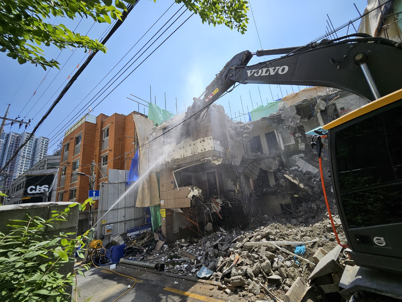 서울특별시 강남구 건물 완파 현장 사진 5