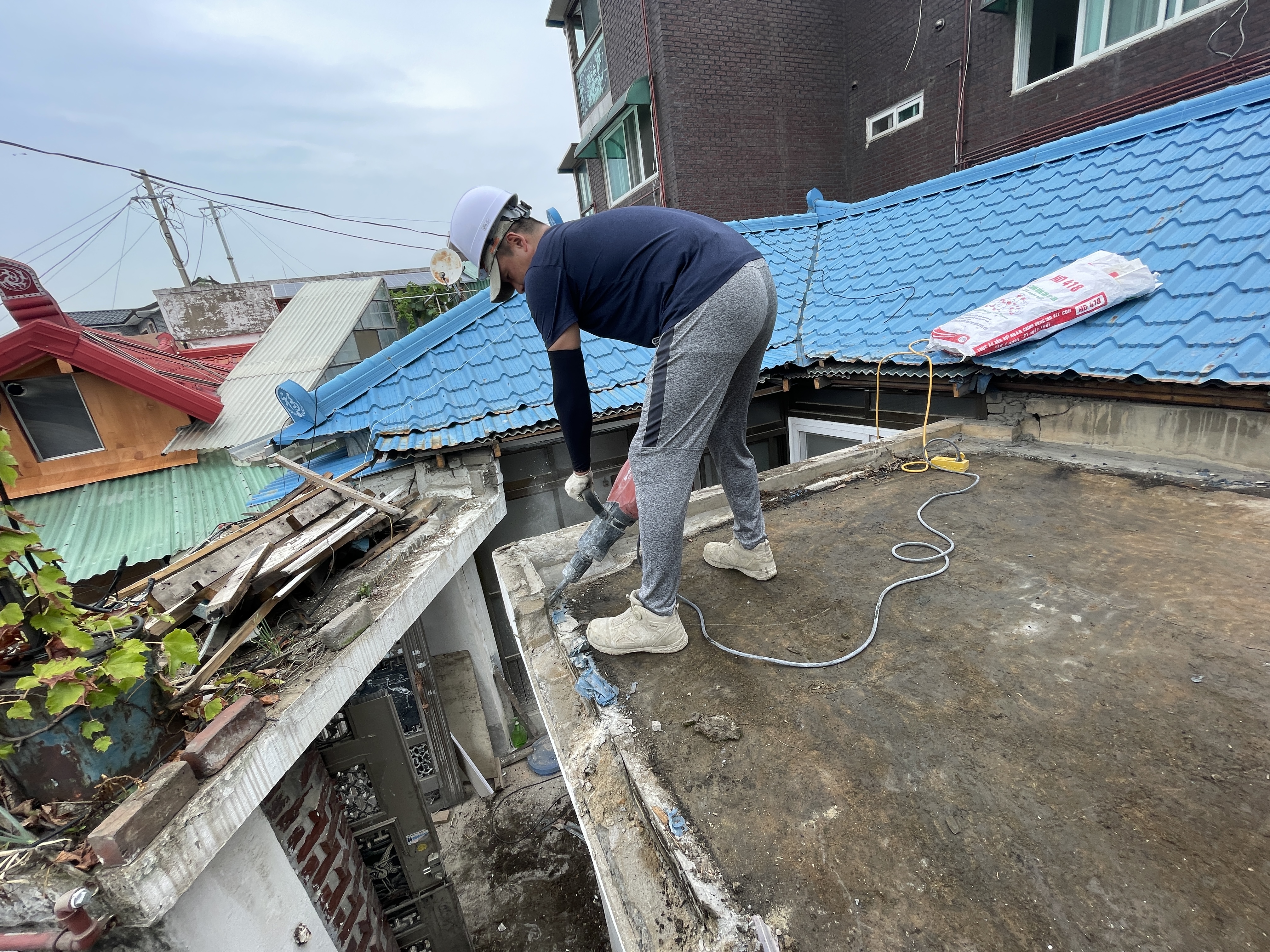 경기도 수원시 옥상 부분철거 현장 사진 11